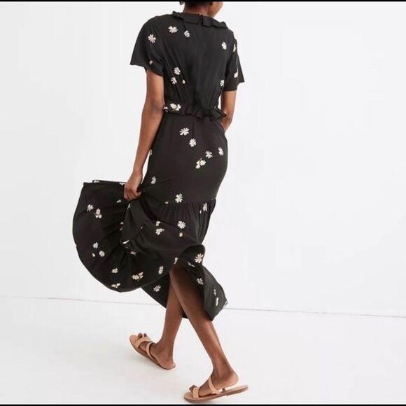 Madewell Ruffled Tier Dress in Lazy Daises - Picture 6 of 9